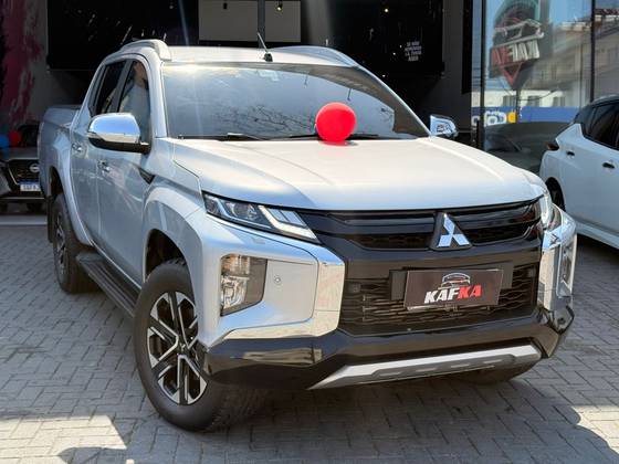 MITSUBISHI L200 TRITON 2.4 16V TURBO DIESEL GL CD 4X4 MANUAL MITSUBISHI L200 TRITON 2.4 16V TURBO DIESEL GL CD 4X4 MANUAL
